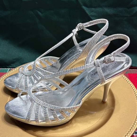 🖤Silver Slippe Elegant Silver Heels🖤 - Picture 2 of 8